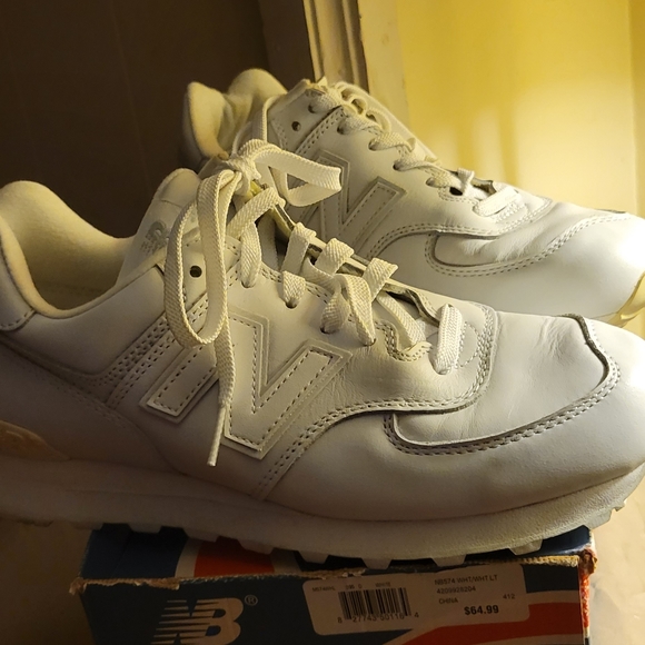 Shoes - Picture 4 of 4